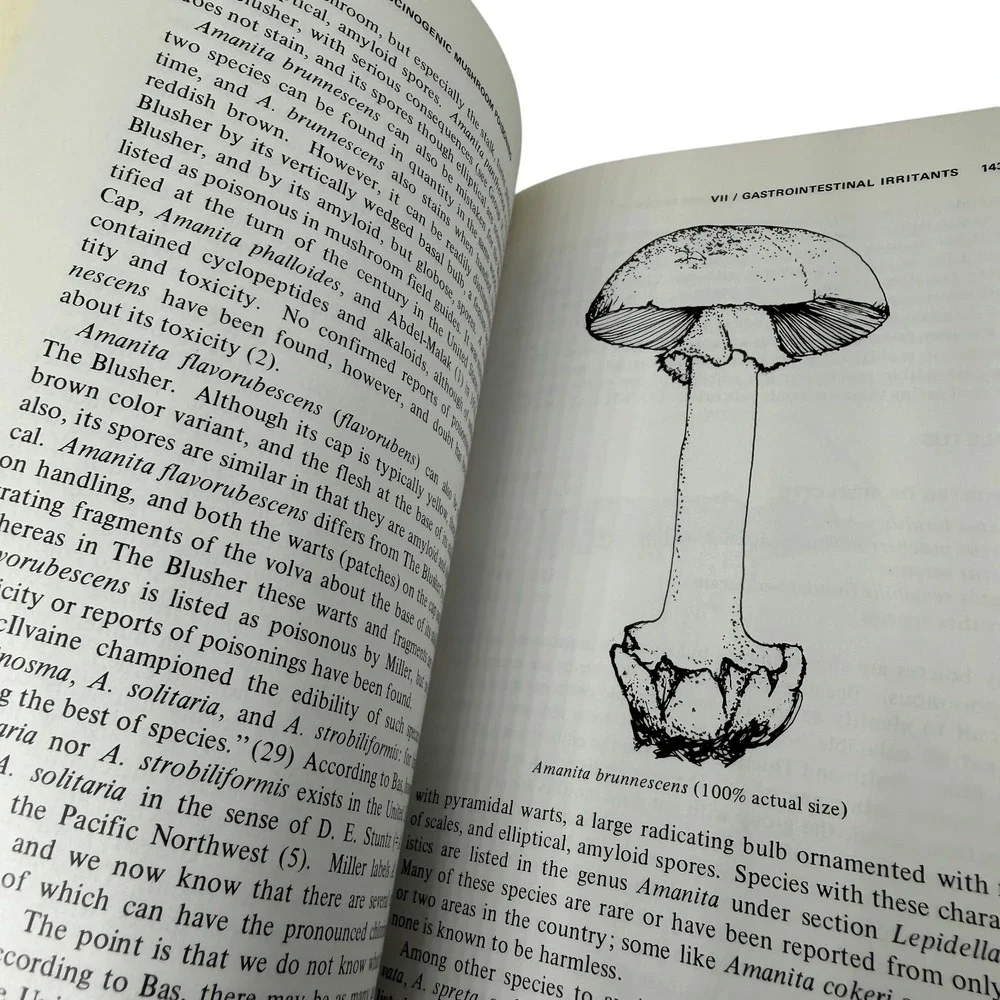 Van Nostrand Toxic and Hallucinogenic‎ Mushroom Poisoning 1977 1st Ed Hardcover